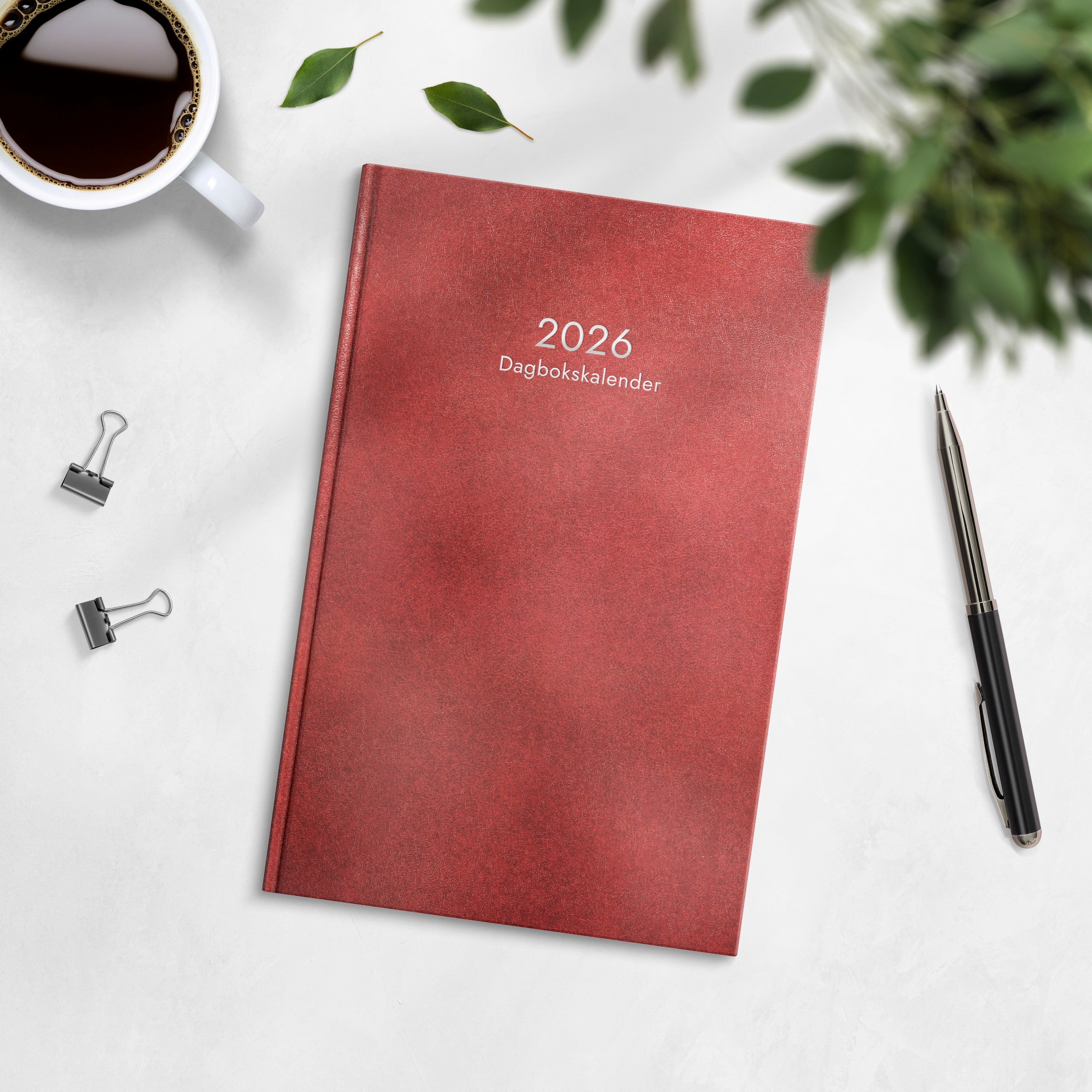 Dagbokskalender 2026 rött konstläder