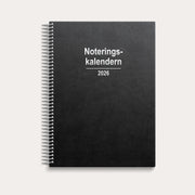 Noteringskalendern 2026 svart konstläder