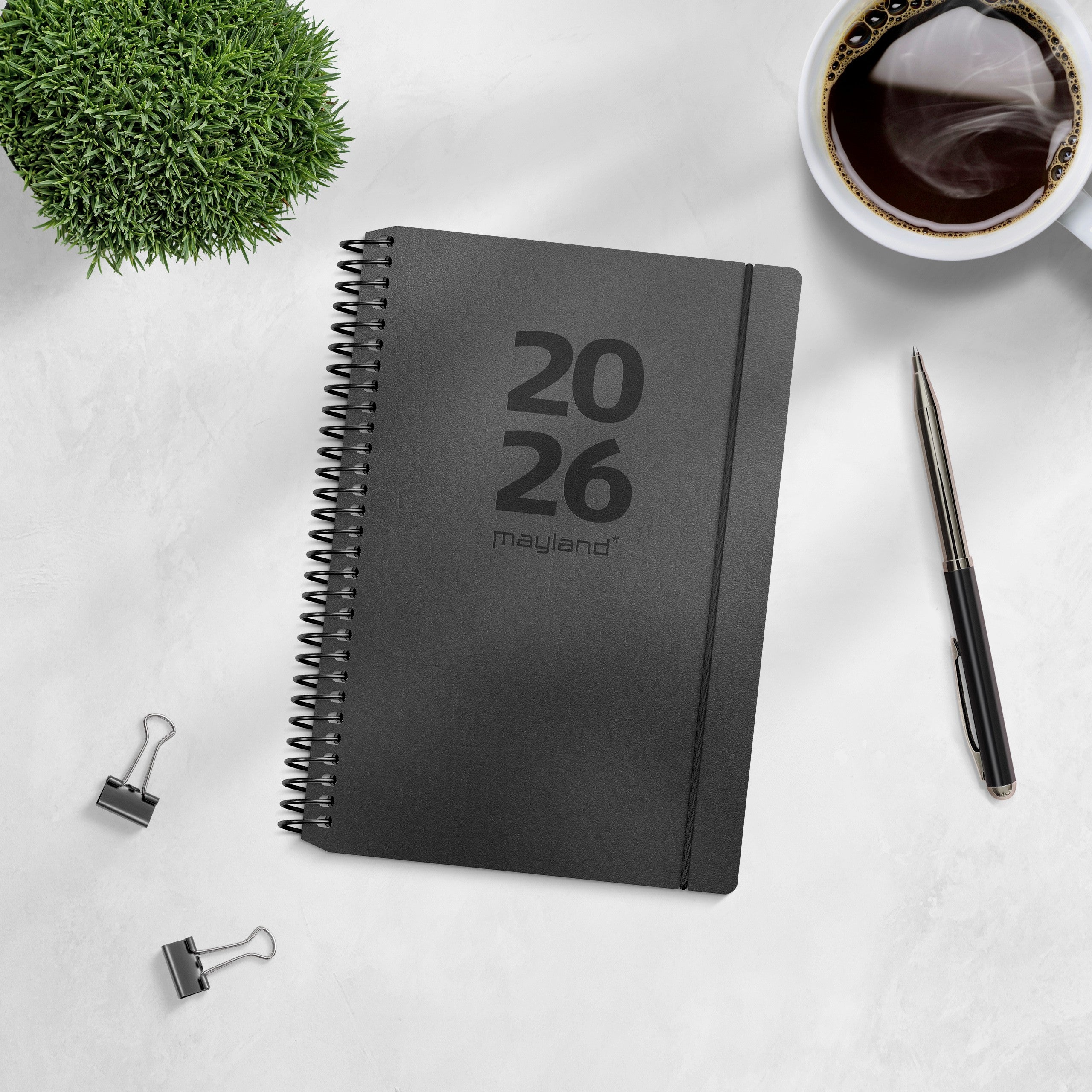 A6 ugekalender tværformat matsort genbrugskarton 2026