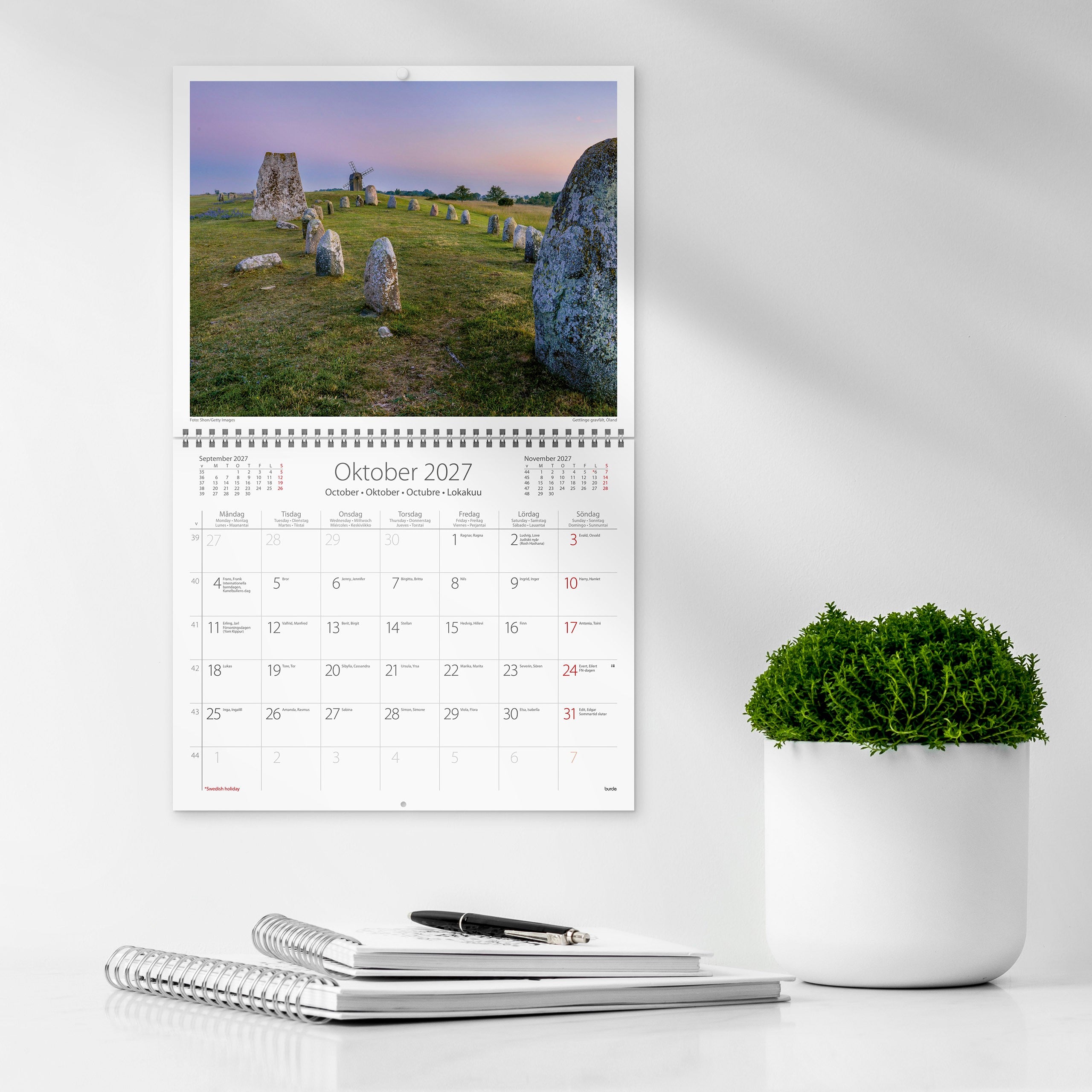 Väggkalender Sweden 2027 med kuvert